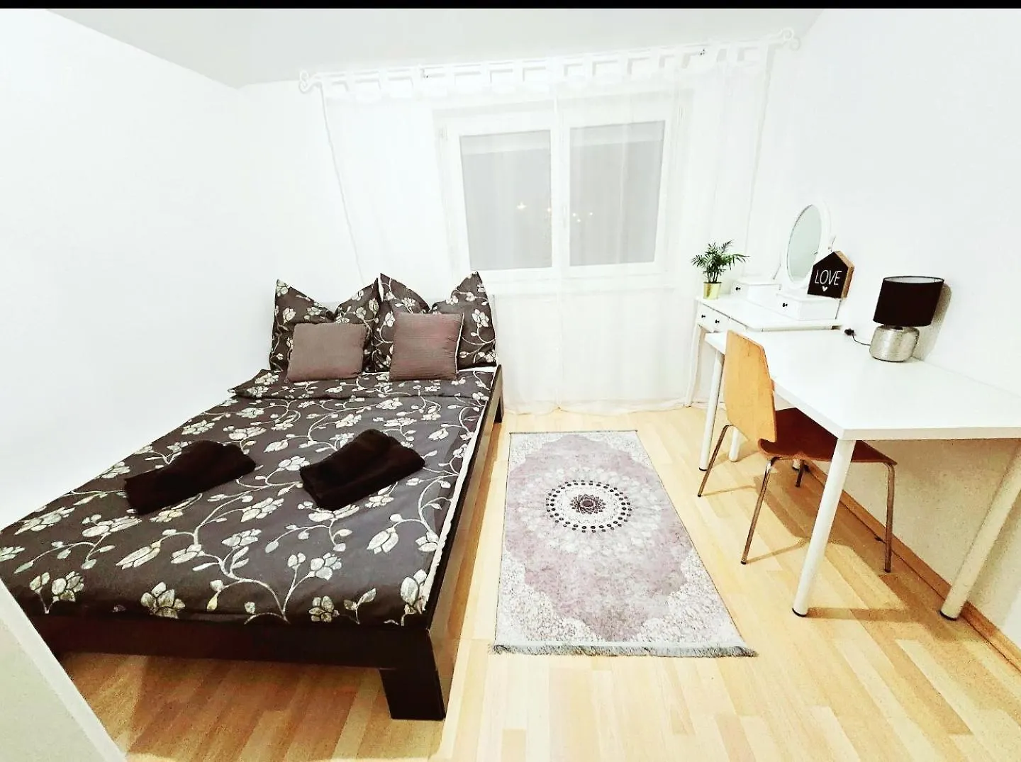 Villa With Pool - Big Garden - Barbecue - Free Parking Vienna